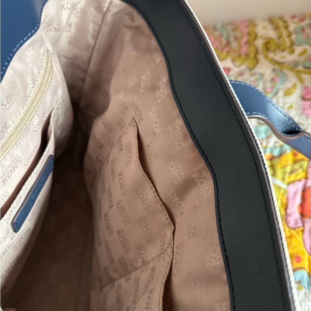 Michael Kors Blue and white Striped Tote - Picture 13 of 15